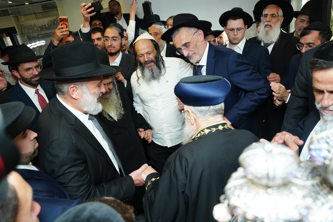 הכנסת ספר תורה נדבת ר' צביקה כהן