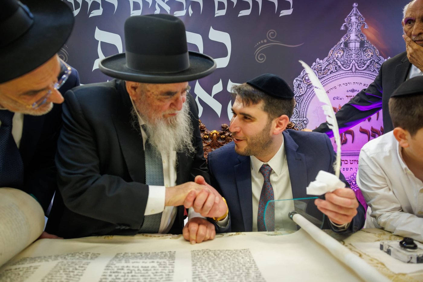 הכנסת ספר תורה נדבת ר' צביקה כהן