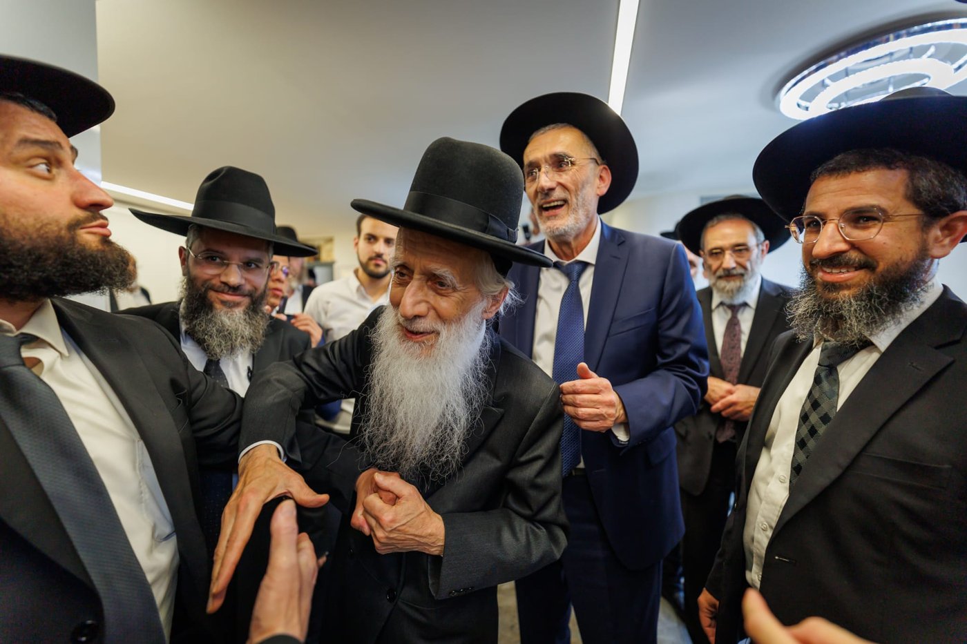 הכנסת ספר תורה נדבת ר' צביקה כהן