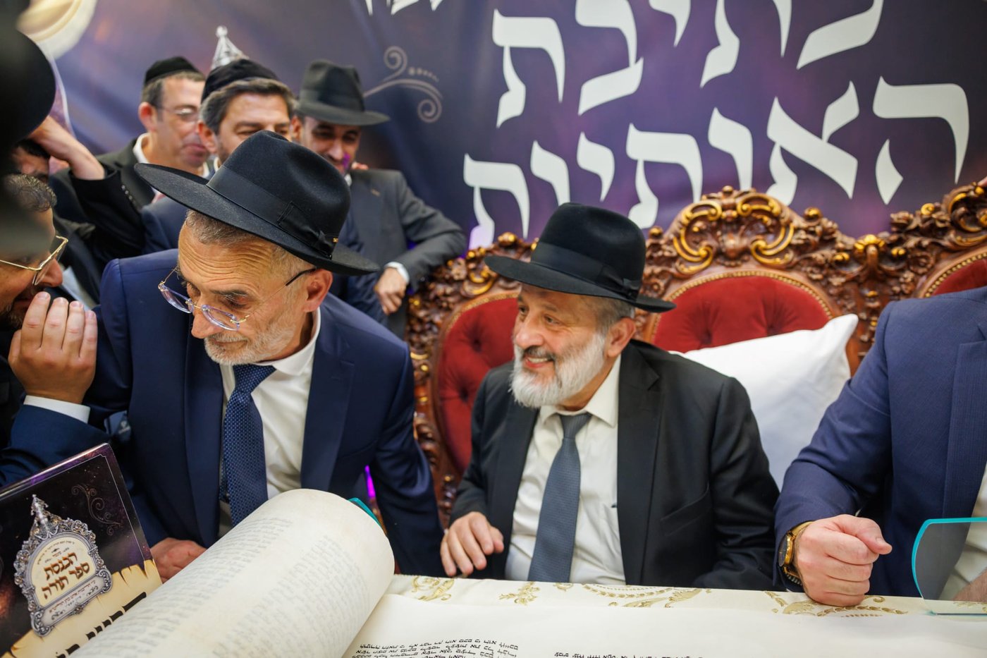 הכנסת ספר תורה נדבת ר' צביקה כהן
