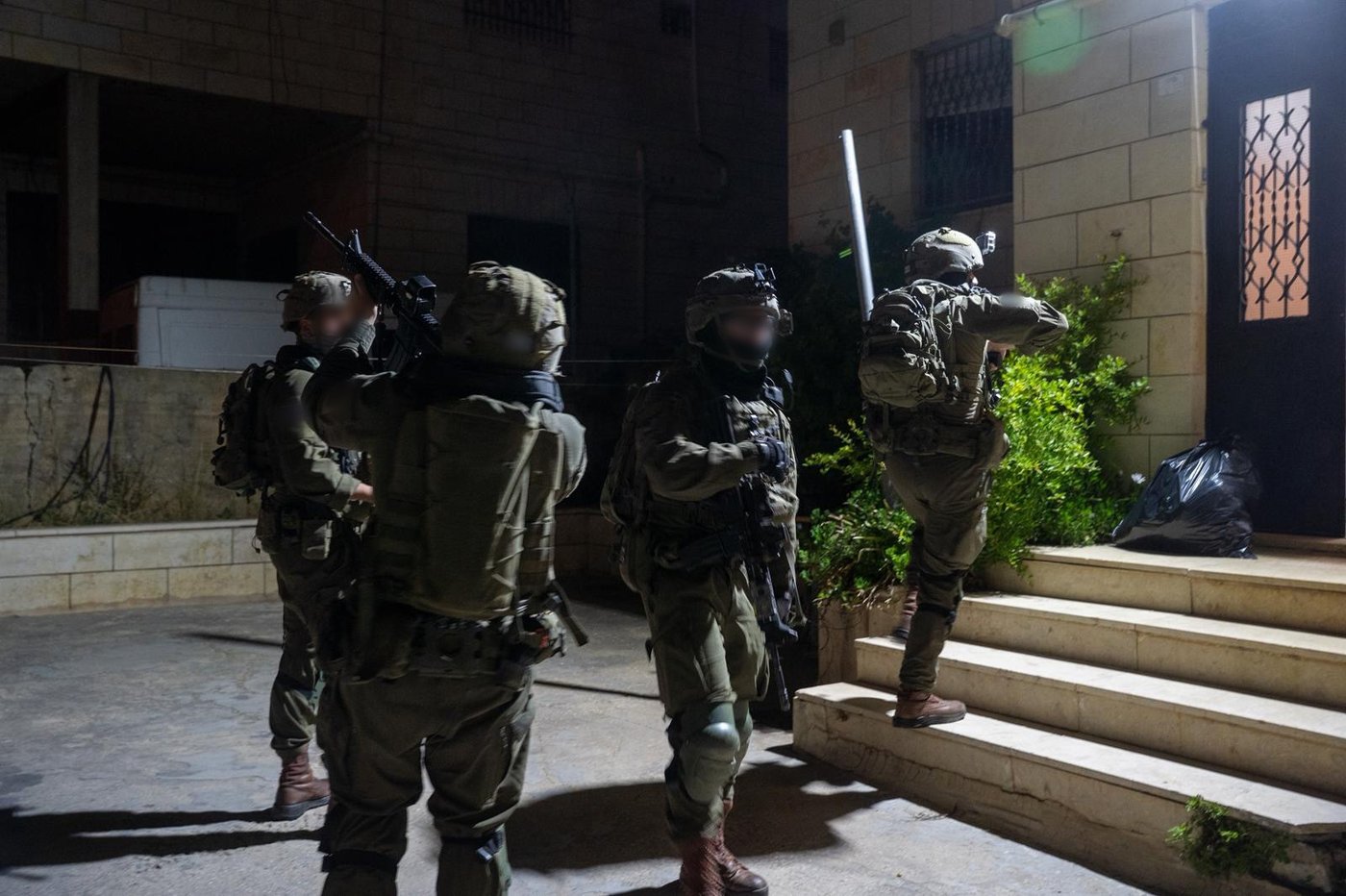 פעילות לוחמי חטיבת הנח"ל בפיקוד חטיבת יהודה במהלך הלילה