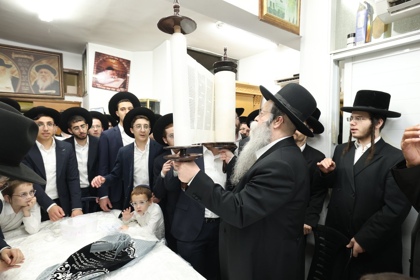 הכנסת ספר תורה לקהילת 'תפארת ציון'