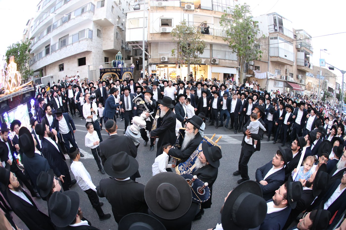הכנסת ספר תורה לקהילת 'תפארת ציון'
