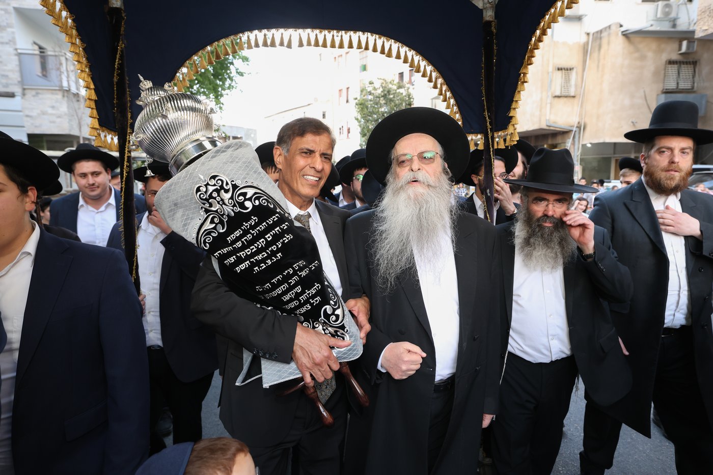 הכנסת ספר תורה לקהילת 'תפארת ציון'