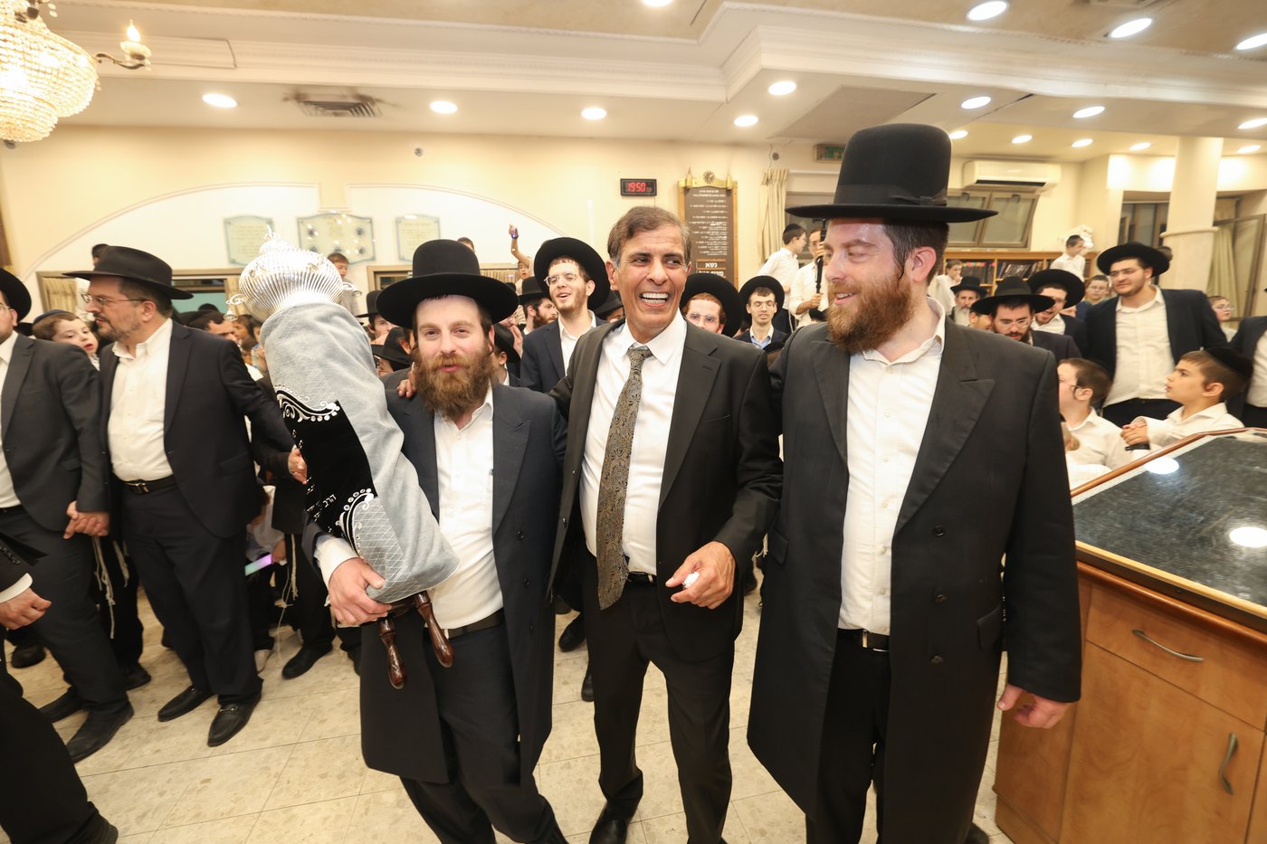 הכנסת ספר תורה לקהילת 'תפארת ציון'