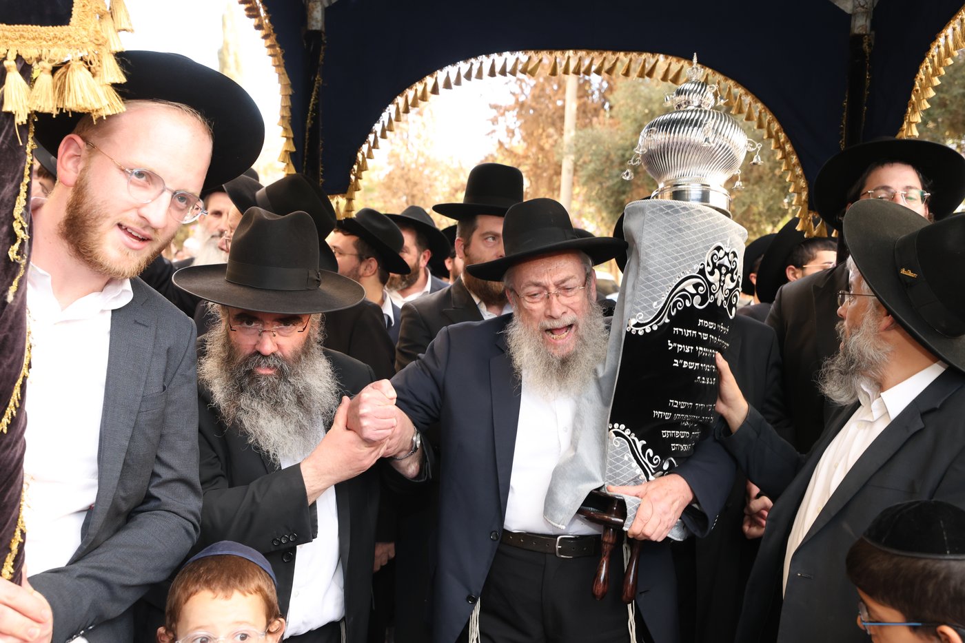 הכנסת ספר תורה לקהילת 'תפארת ציון'