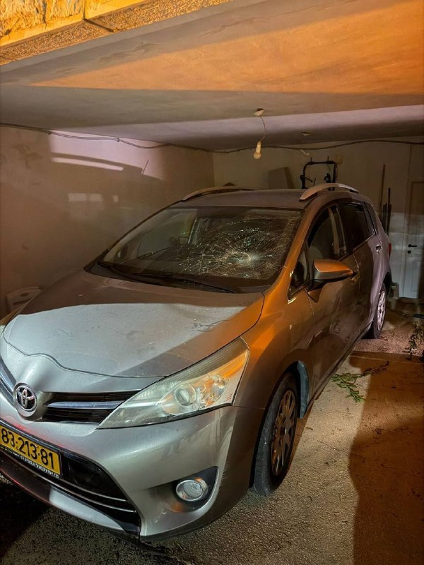 המפגינים ניפצו את הרכב של השופט