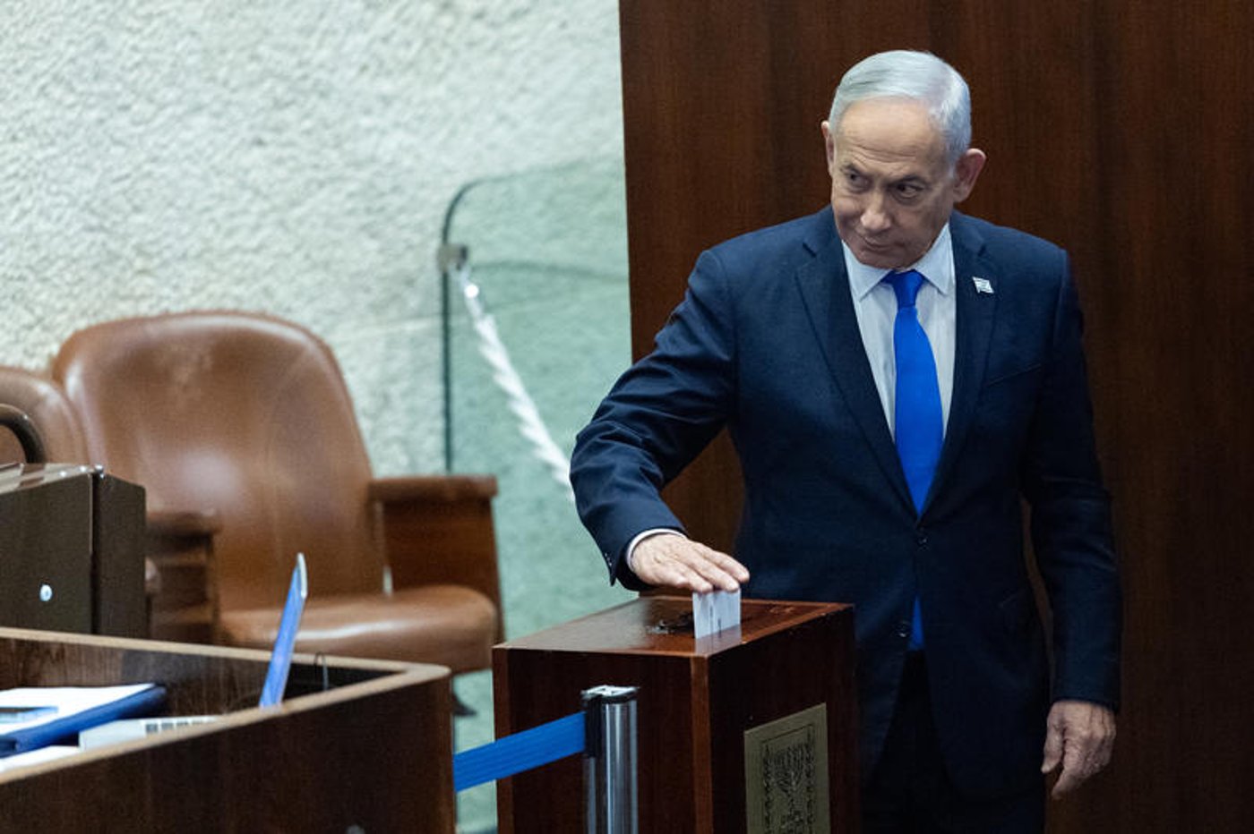 ראש הממשלה נתניהו בהצבעה