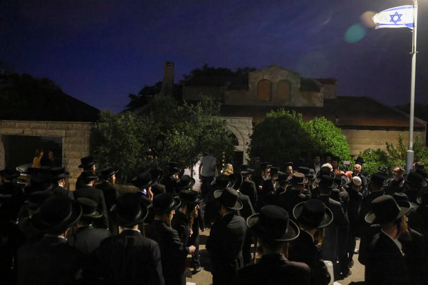 המהומות מחוץ לבית סולברג