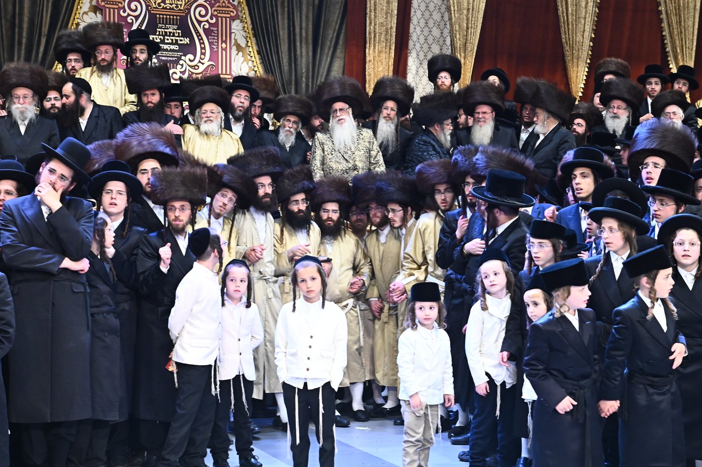שמחת בית תולדות אברהם יצחק - צאנז