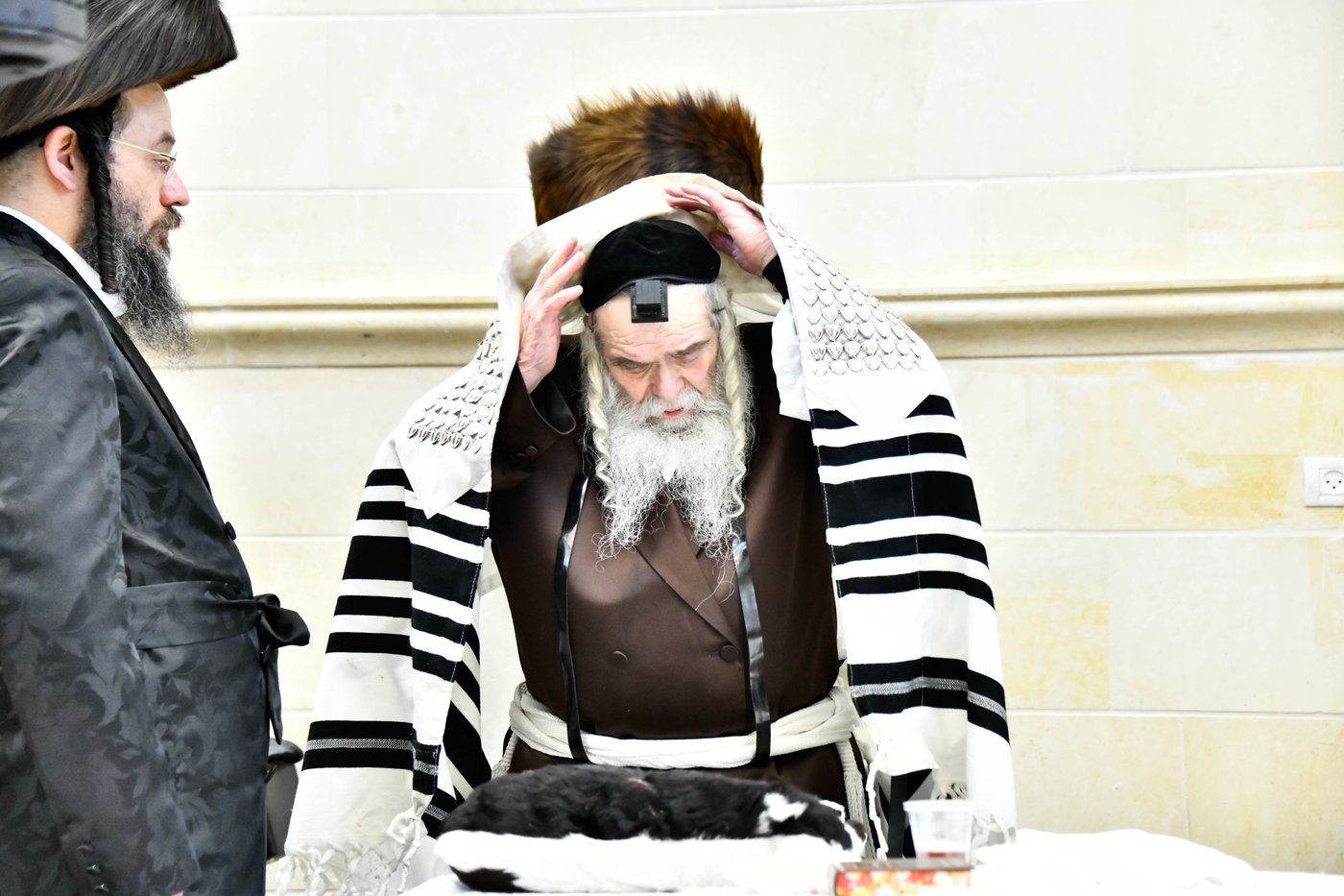 שמחת הברית בחצרות קרעטשניף - פרמשילאן - סטרופקוב