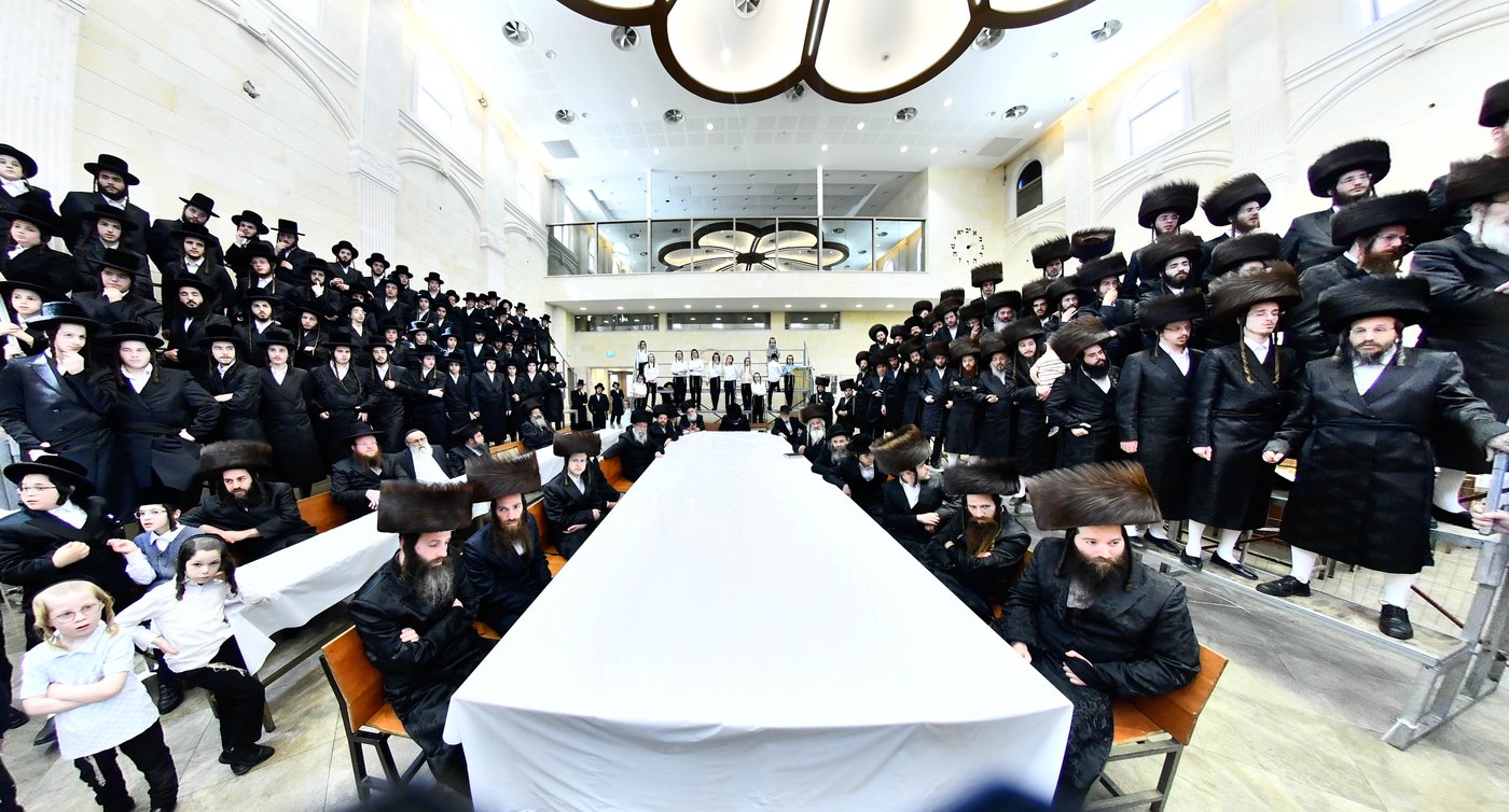 שמחת הברית בחצרות קרעטשניף - פרמשילאן - סטרופקוב