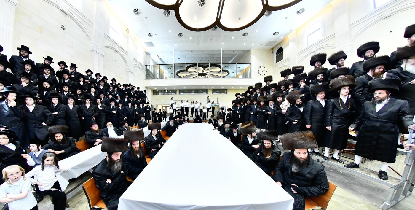 שמחת הברית בחצרות קרעטשניף - פרמשילאן - סטרופקוב