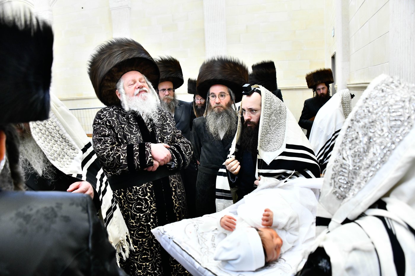 שמחת הברית בחצרות קרעטשניף - פרמשילאן - סטרופקוב