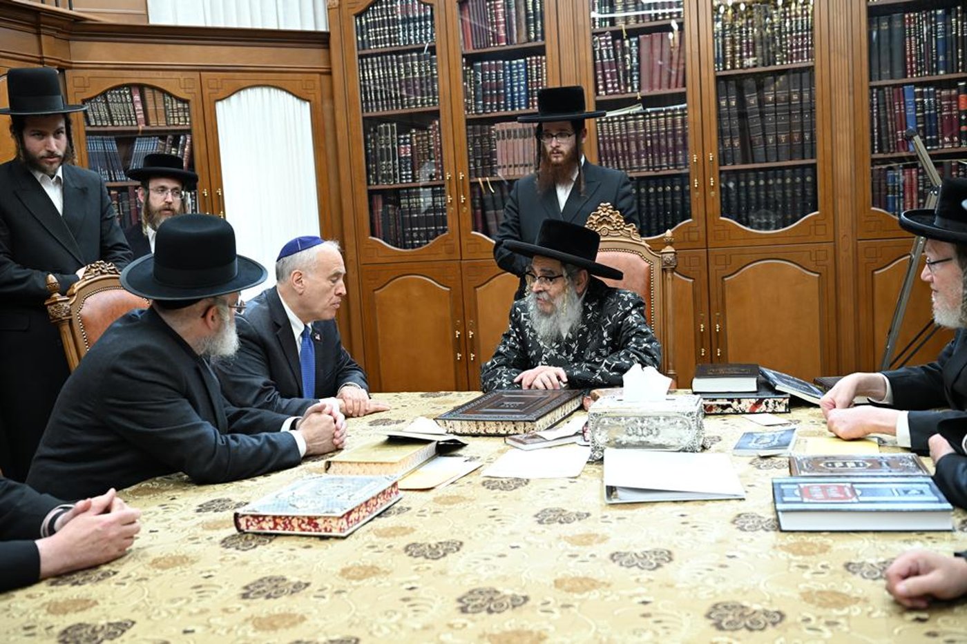 מבקר המדינה בניו יורק בביקור אצל האדמו"ר מסאטמר