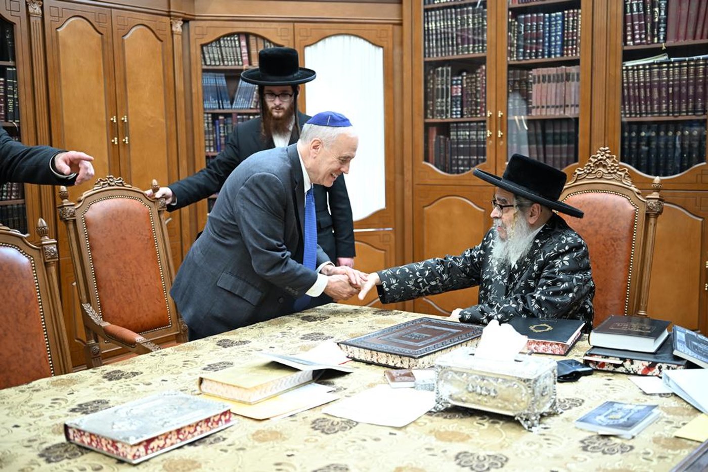 מבקר המדינה בניו יורק בביקור אצל האדמו"ר מסאטמר