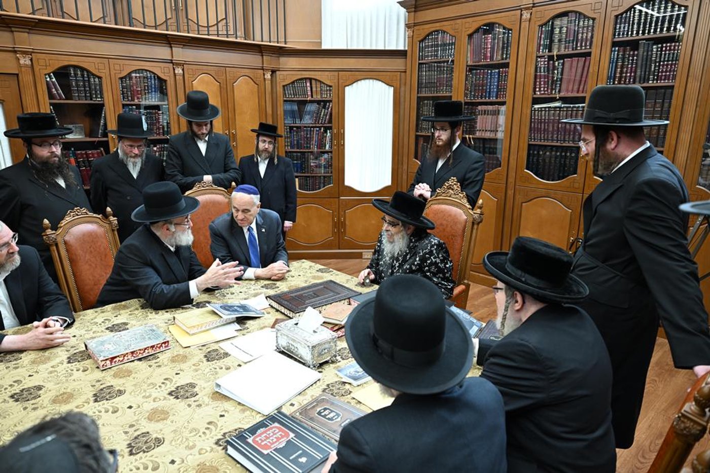מבקר המדינה בניו יורק בביקור אצל האדמו"ר מסאטמר