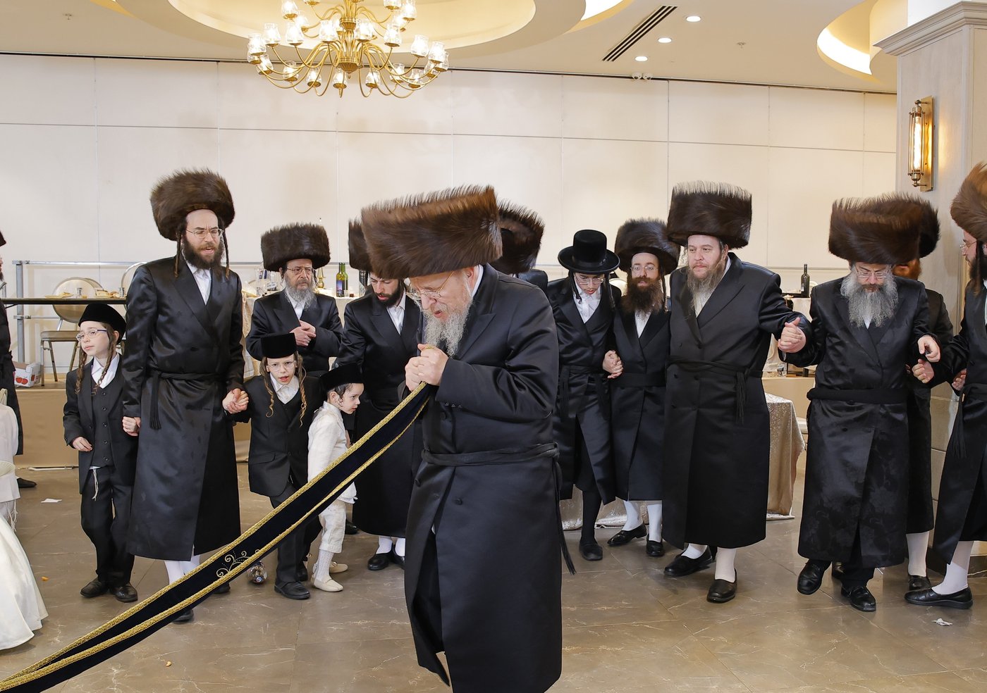 שמחת נישואי בת גאב"ד זוועהיל