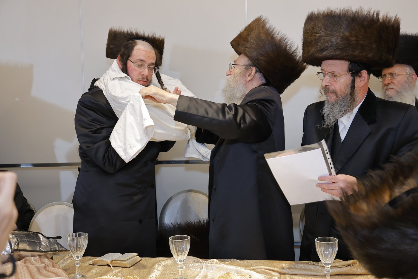 שמחת נישואי בת גאב"ד זוועהיל