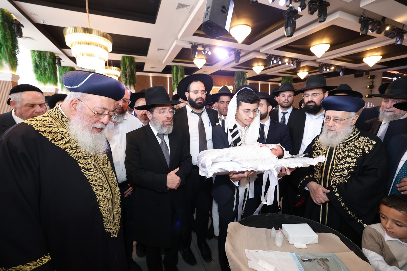שמחת הברית לנינם המשותף של הראשל"צים הגר"י יוסף והגרש"מ עמאר