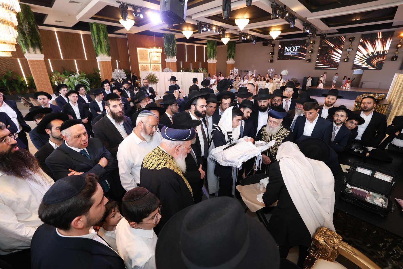 שמחת הברית לנינם המשותף של הראשל"צים הגר"י יוסף והגרש"מ עמאר