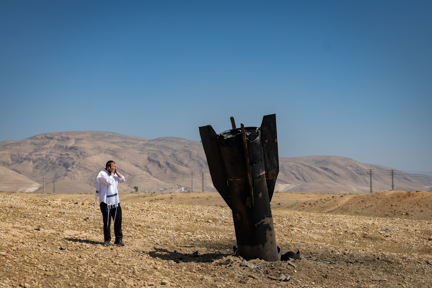 פגיעה של טיל איראני בעומק האדמה במדבר הישראלי