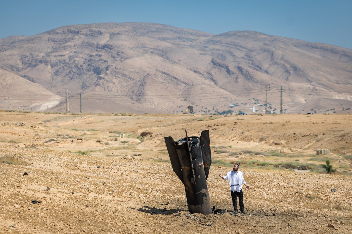 פגיעה של טיל איראני בעומק האדמה במדבר הישראלי