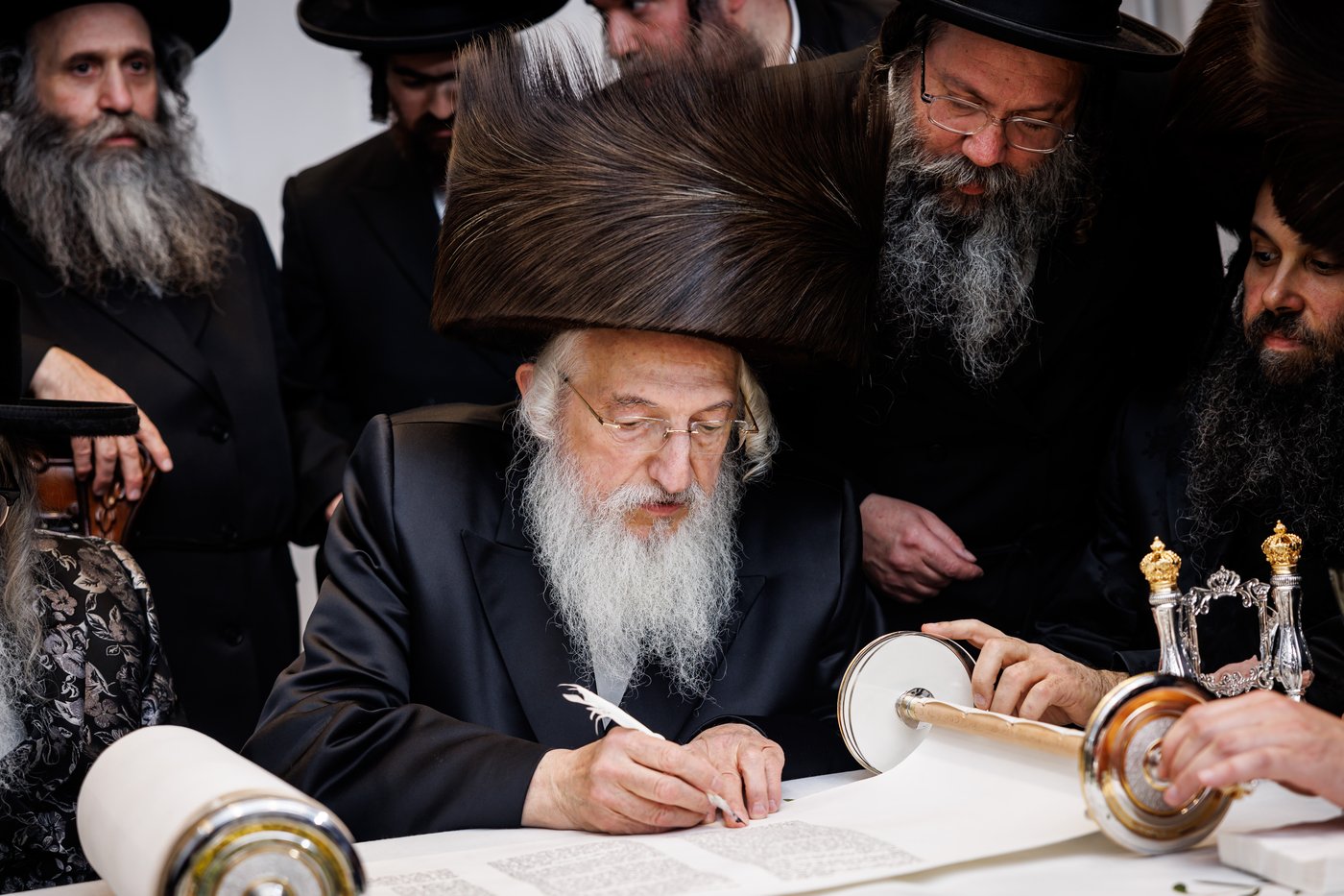 הכנסת ס"ת ע"י ליפא פרידמן בסאטמר