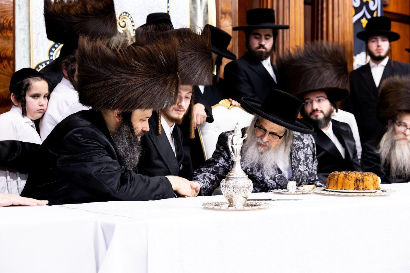 הכנסת ס"ת ע"י ליפא פרידמן בסאטמר