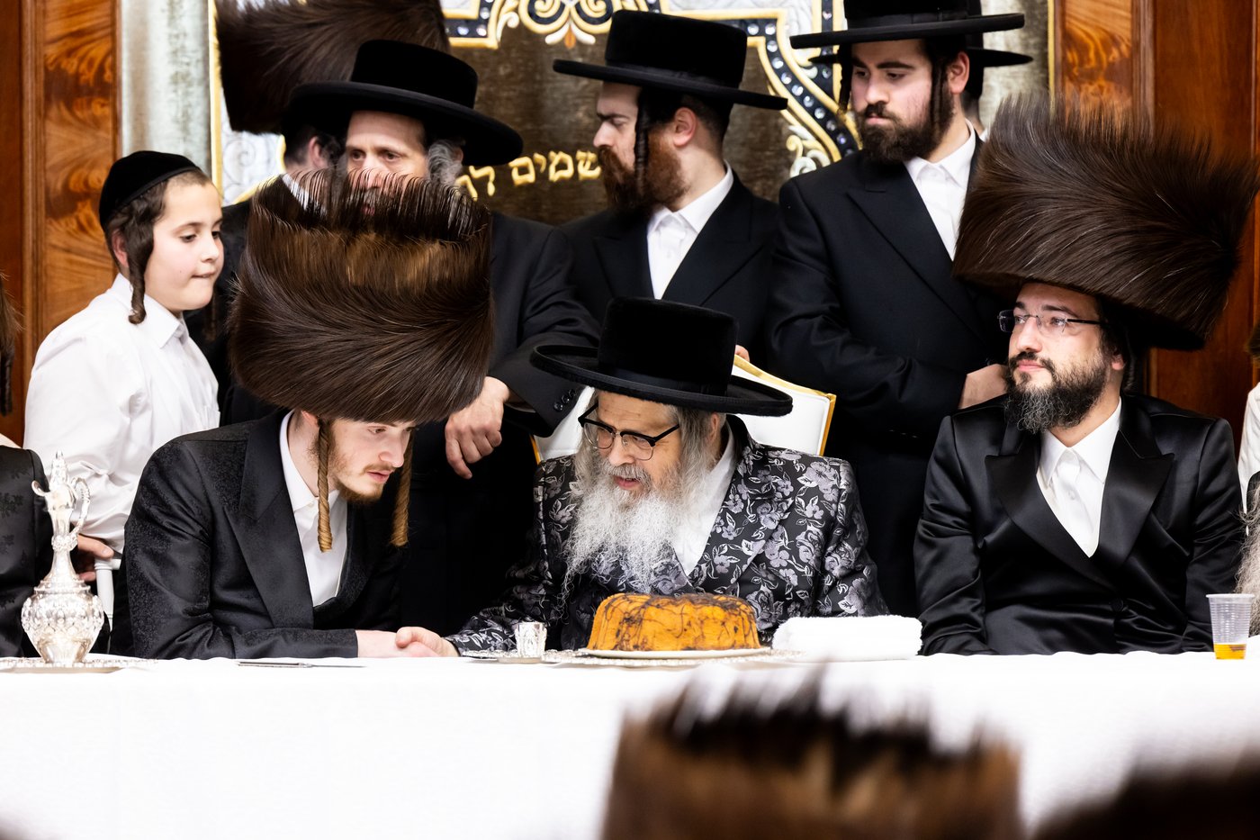 הכנסת ס"ת ע"י ליפא פרידמן בסאטמר