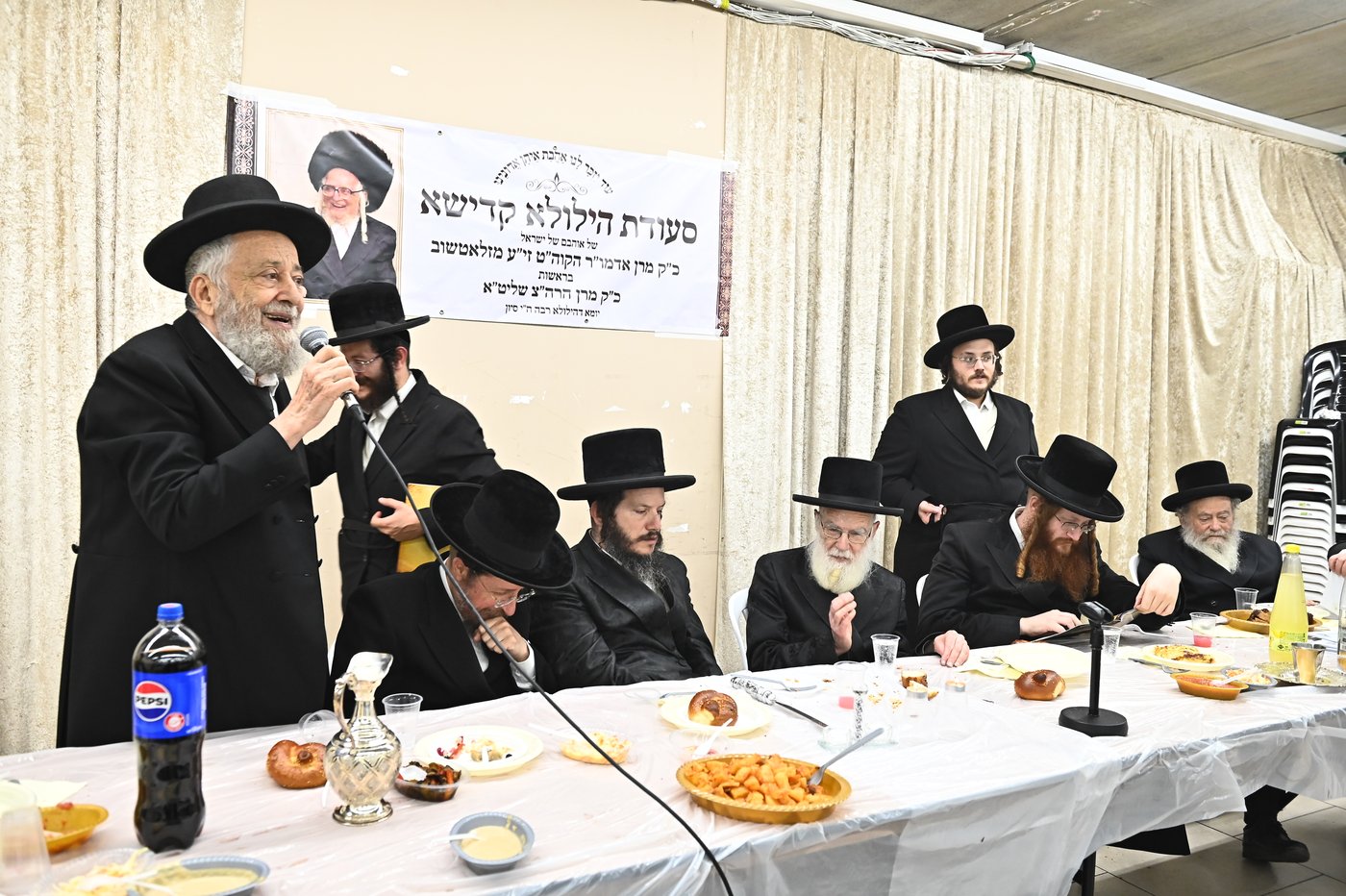 הילולא קדישא בזלאטשוב