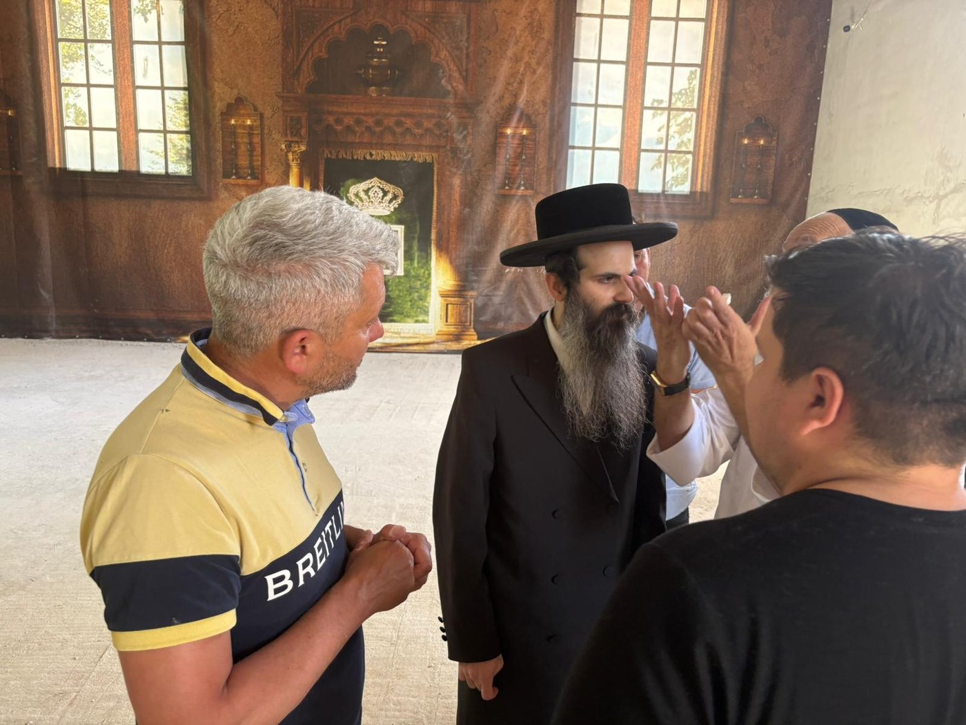 ראש עיריית קרעסטיר בסיור