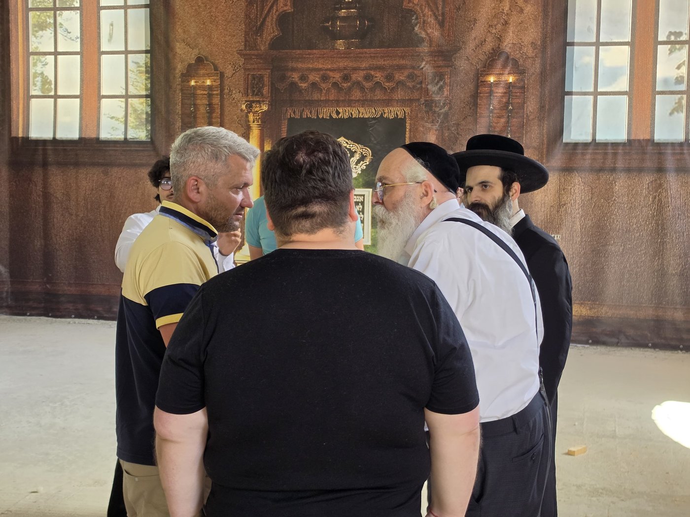 ראש עיריית קרעסטיר בסיור