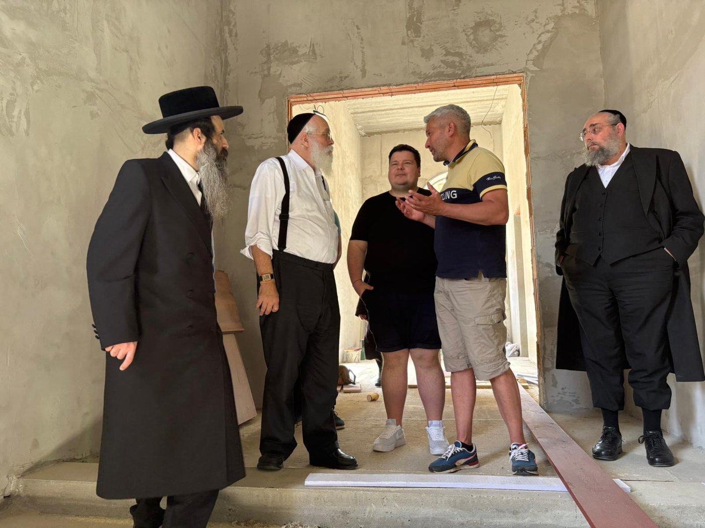 ראש עיריית קרעסטיר בסיור
