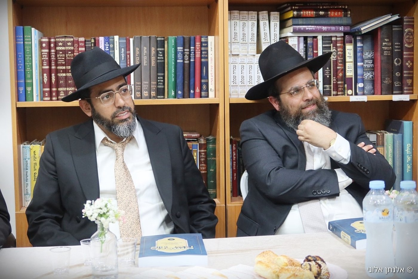 הרבנים במעמד