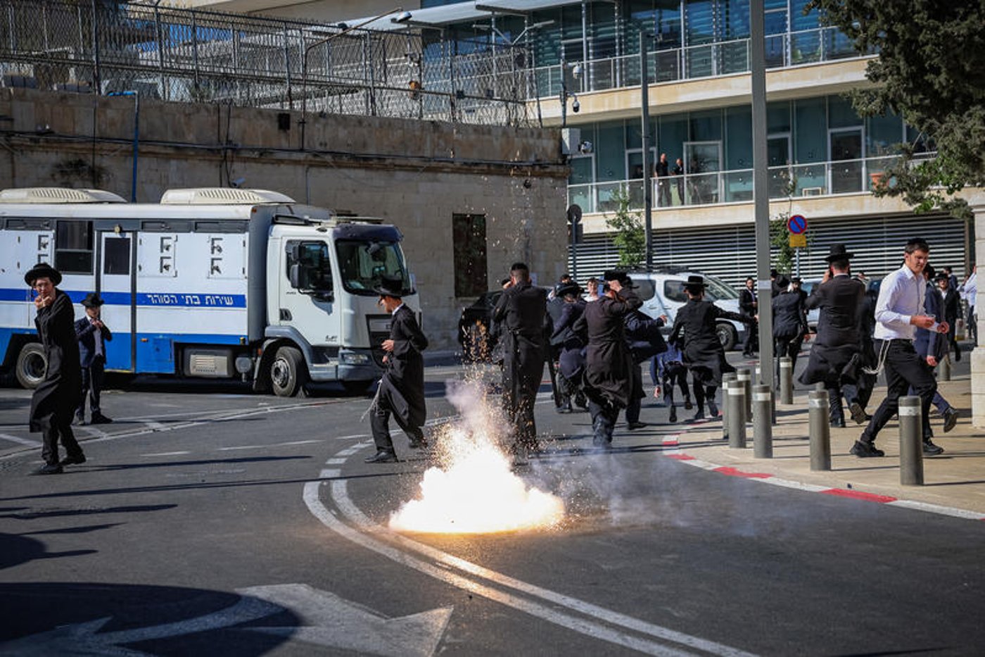 רימוני הלם, זרנוקים: 24 רגעים סוערים מהפגנות הפלג בתל אביב ובירושלים