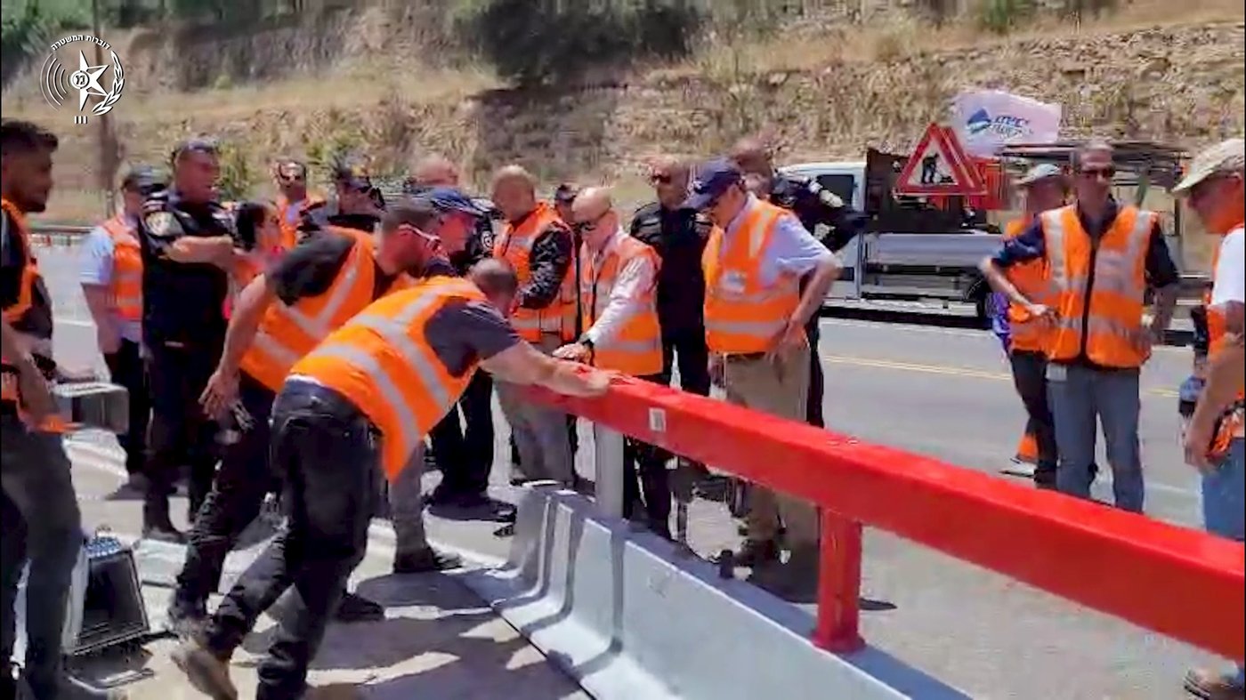 "בגלל השריפות בהרי ירושלים": זה ההסבר לפקקים הכבדים שהיו היום בכביש 1