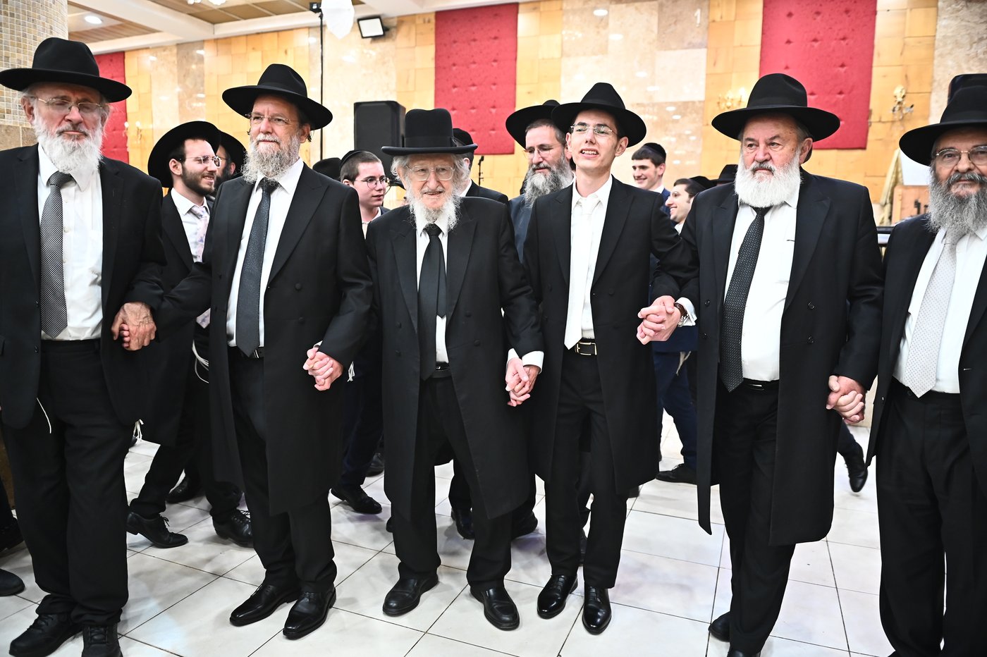 שמחת נישואי צאצאי הגר"א לוי והגרי"ד שפירא