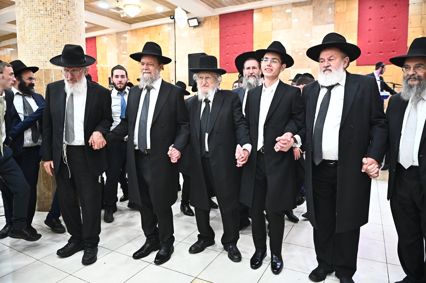 שמחת נישואי צאצאי הגר"א לוי והגרי"ד שפירא