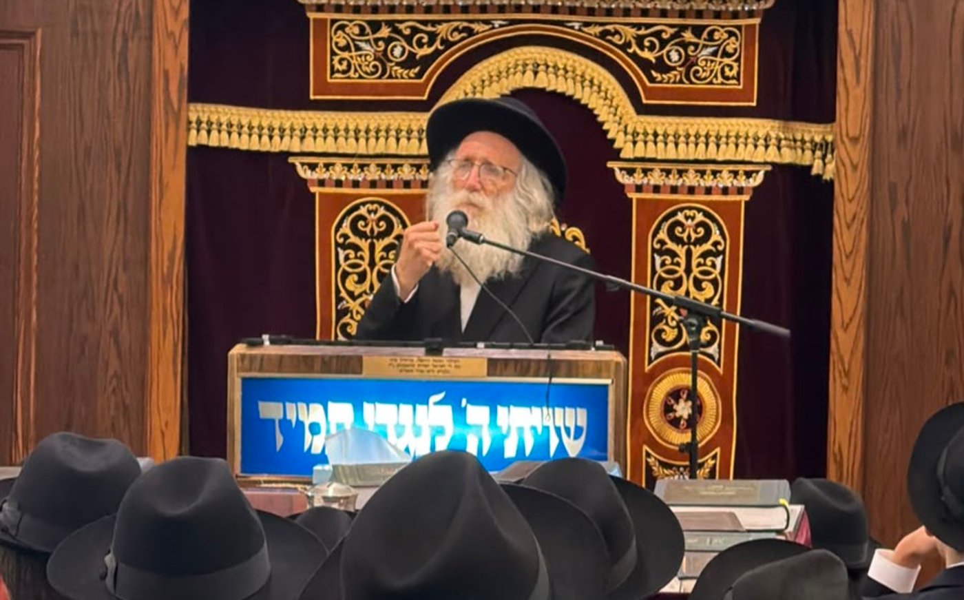 הגרח"ע שטרנבוך בטורנטו