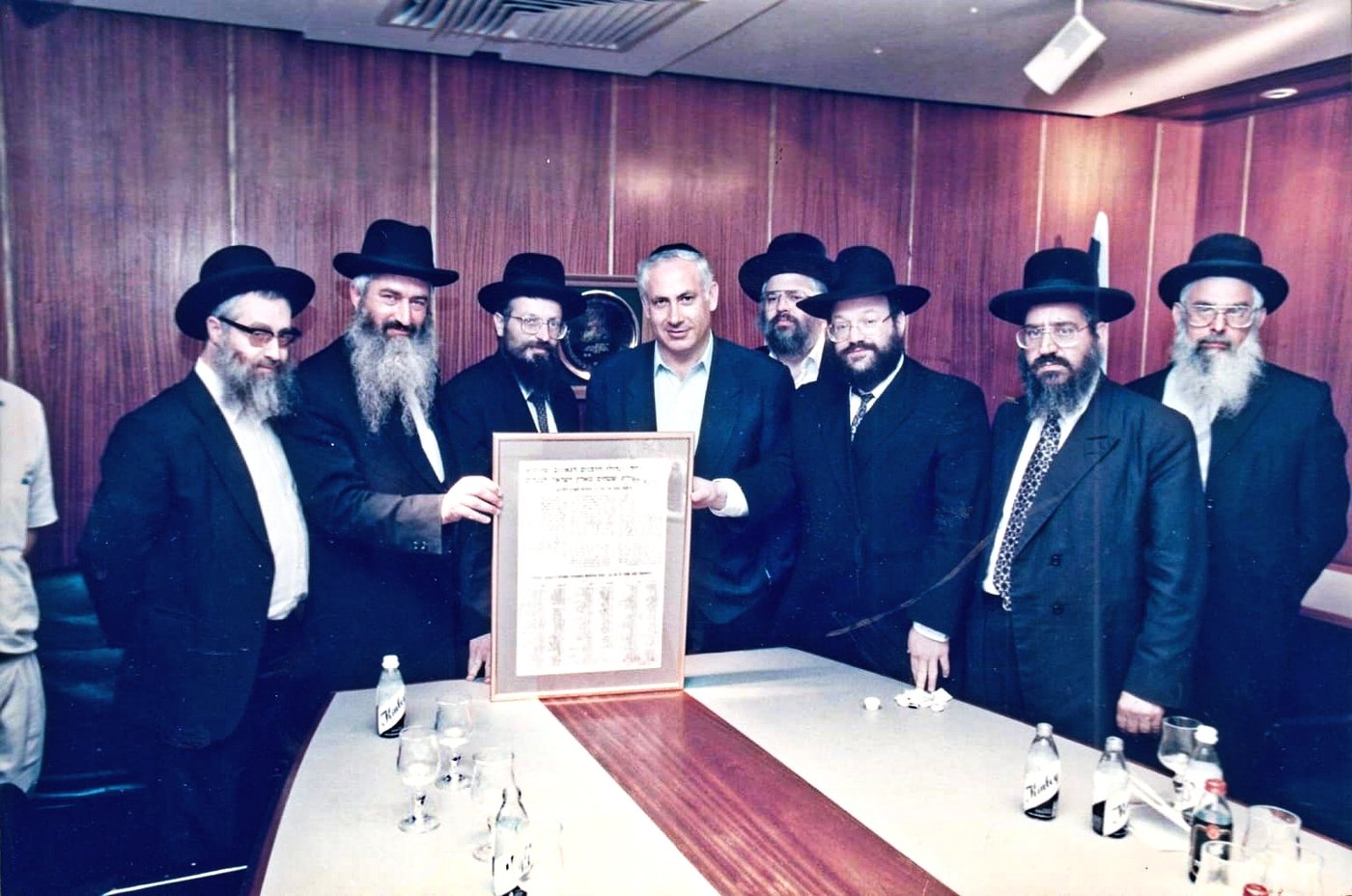 רבני חב"ד עם נתניהו בשנות קדם