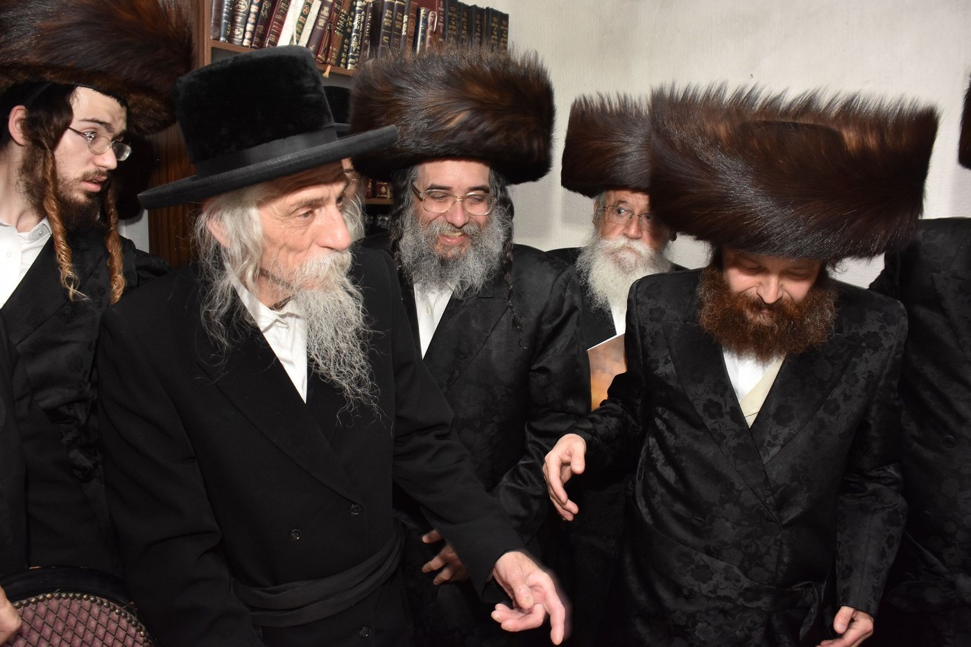 הכנסת ספר התורה בקארלין לעלוב