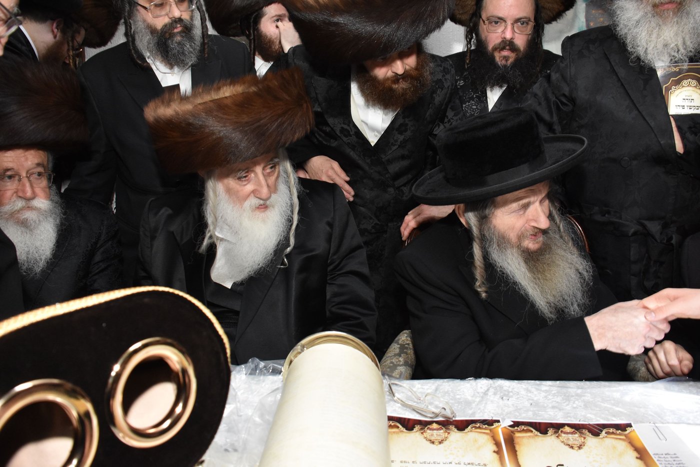 הכנסת ספר התורה בקארלין לעלוב