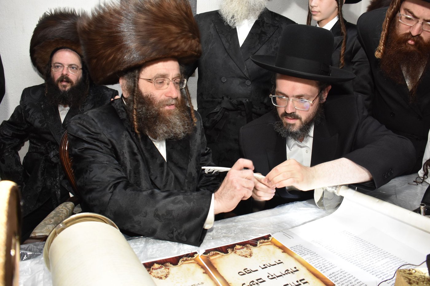 הכנסת ספר התורה בקארלין לעלוב