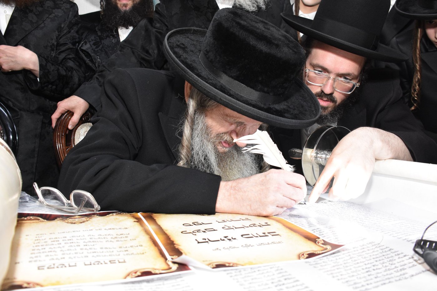 הכנסת ספר התורה בקארלין לעלוב