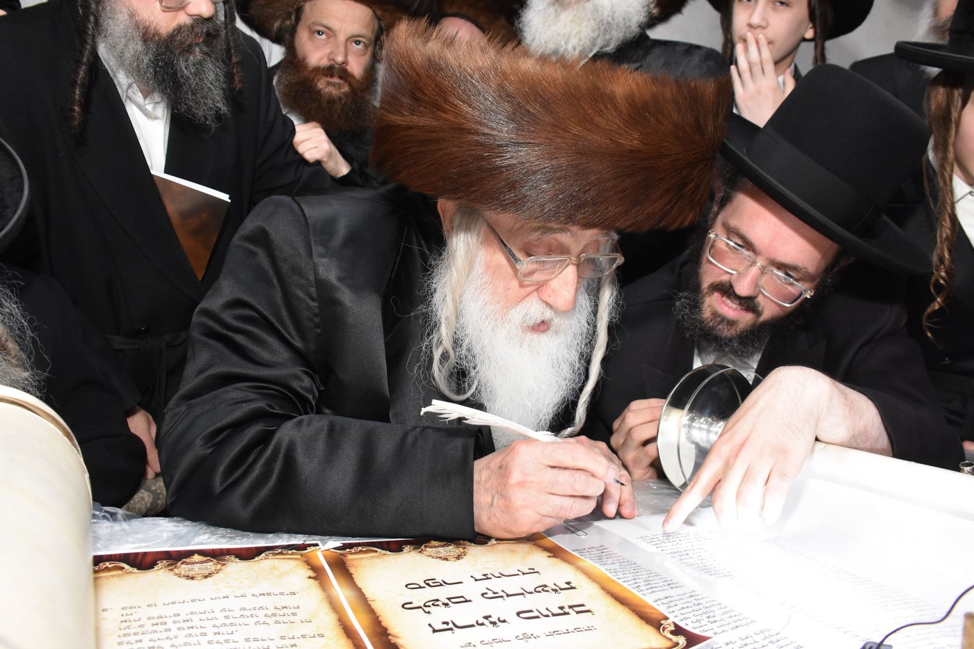 הכנסת ספר התורה בקארלין לעלוב