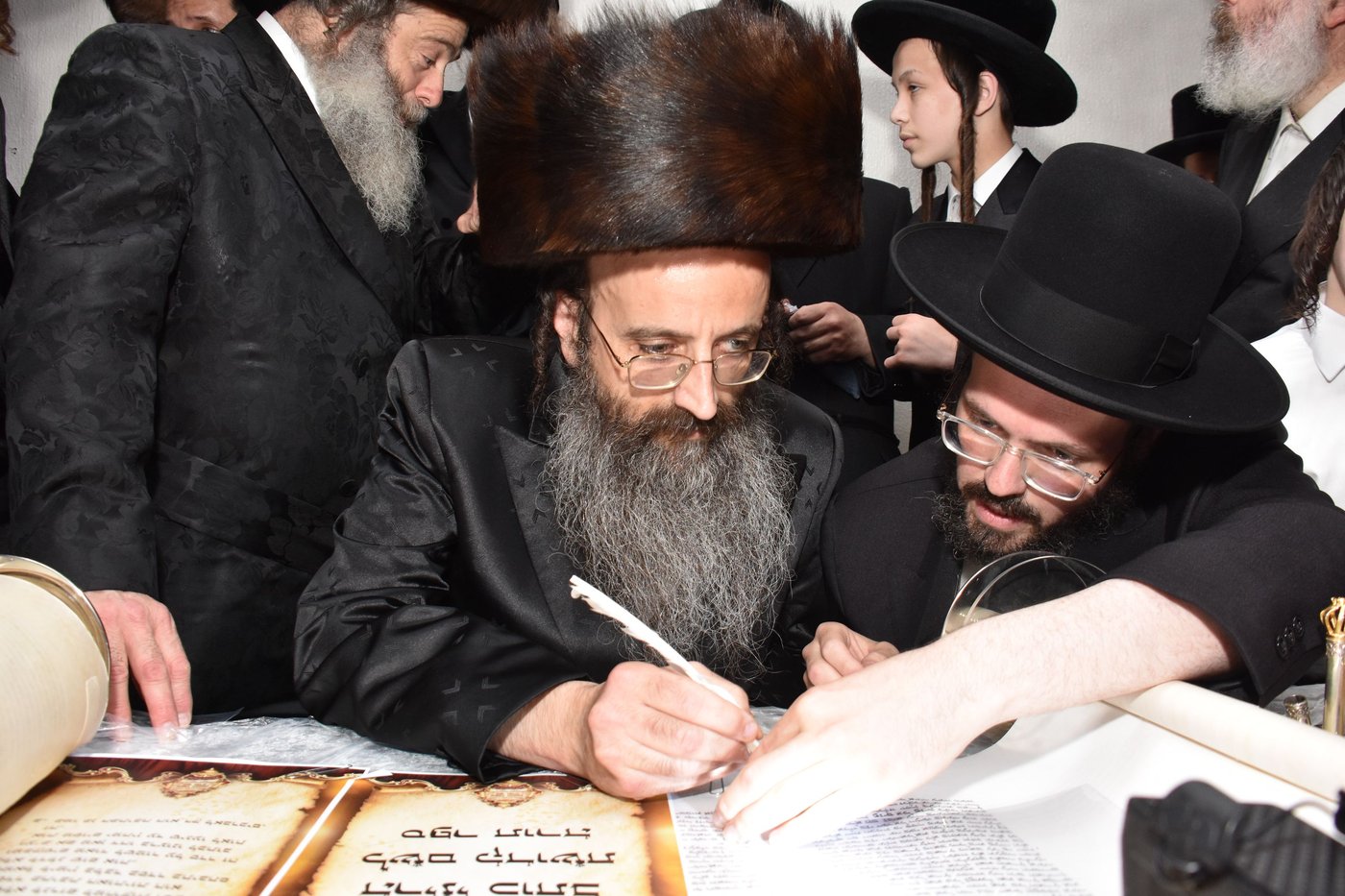 הכנסת ספר התורה בקארלין לעלוב