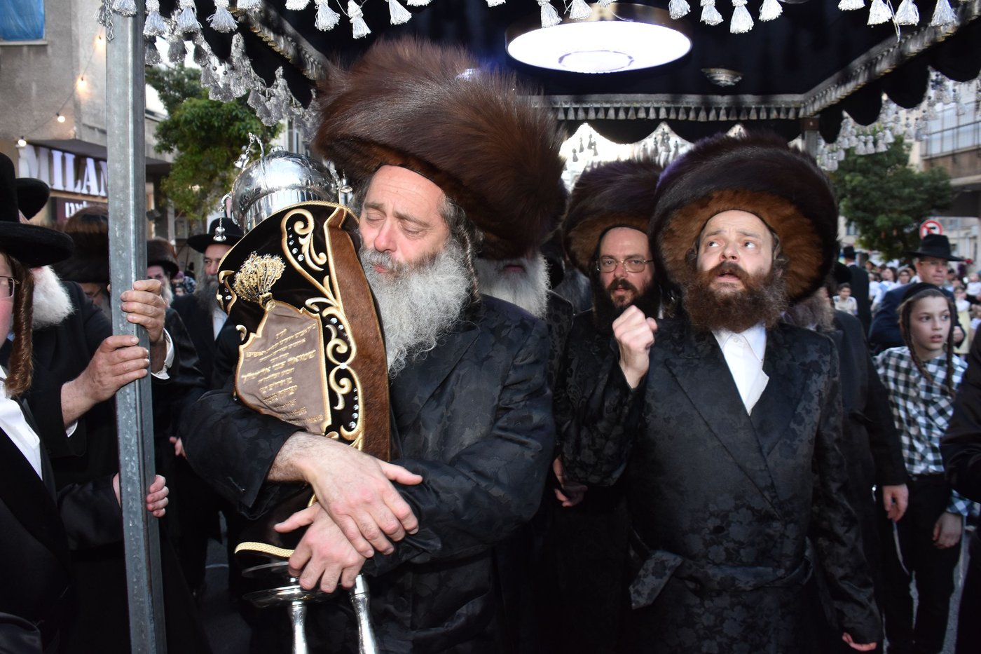 הכנסת ספר התורה בקארלין לעלוב