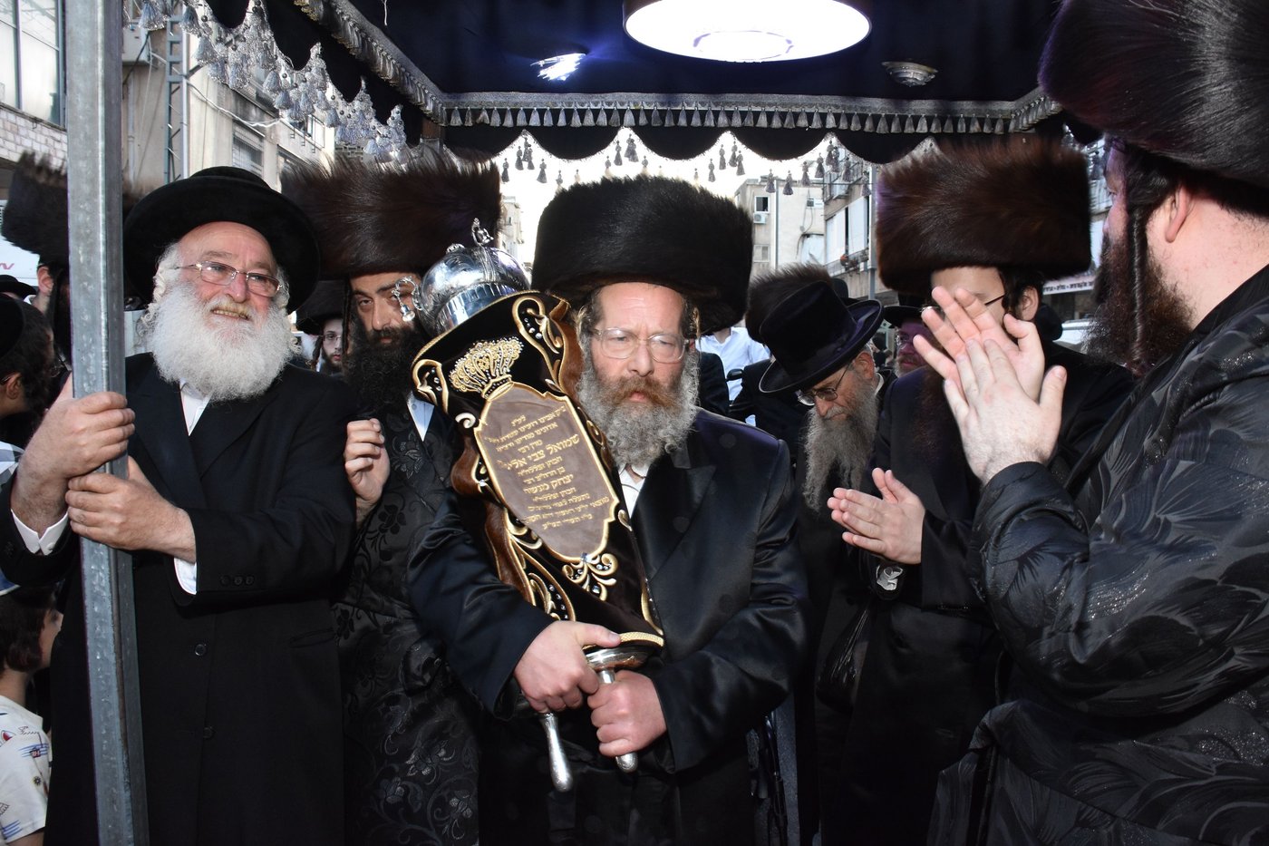 הכנסת ספר התורה בקארלין לעלוב