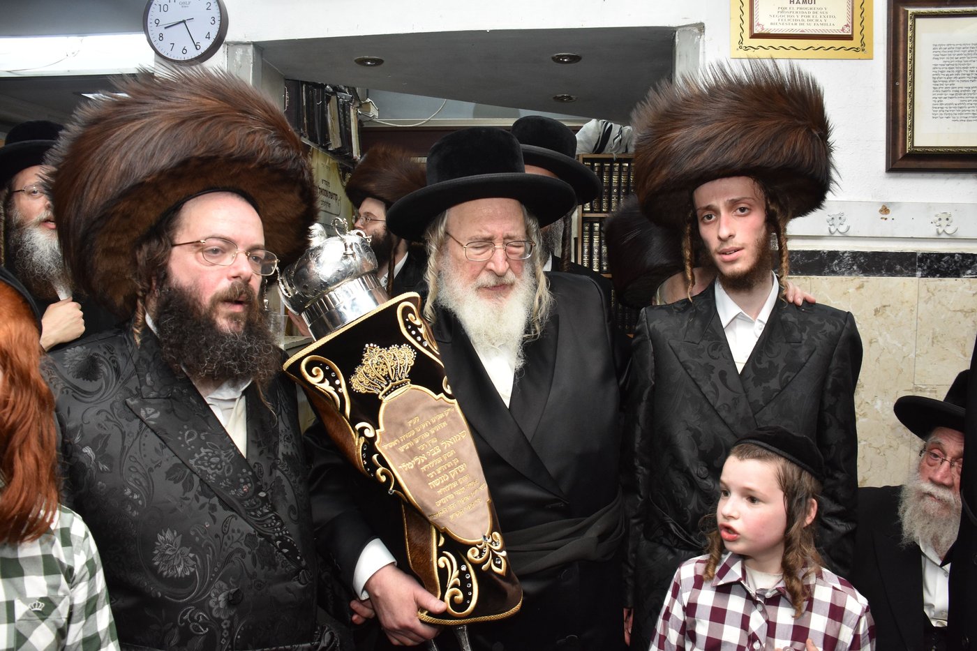 הכנסת ספר התורה בקארלין לעלוב